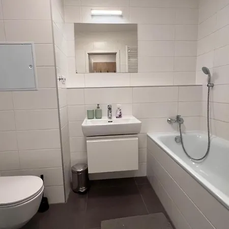 2 Apartment, Old City, New Building - Stein Apartment